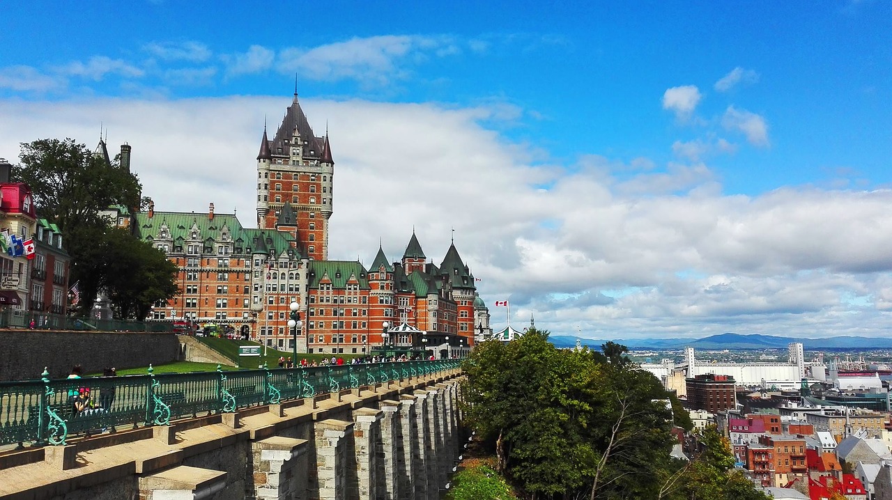 frontenac-2257154_1280